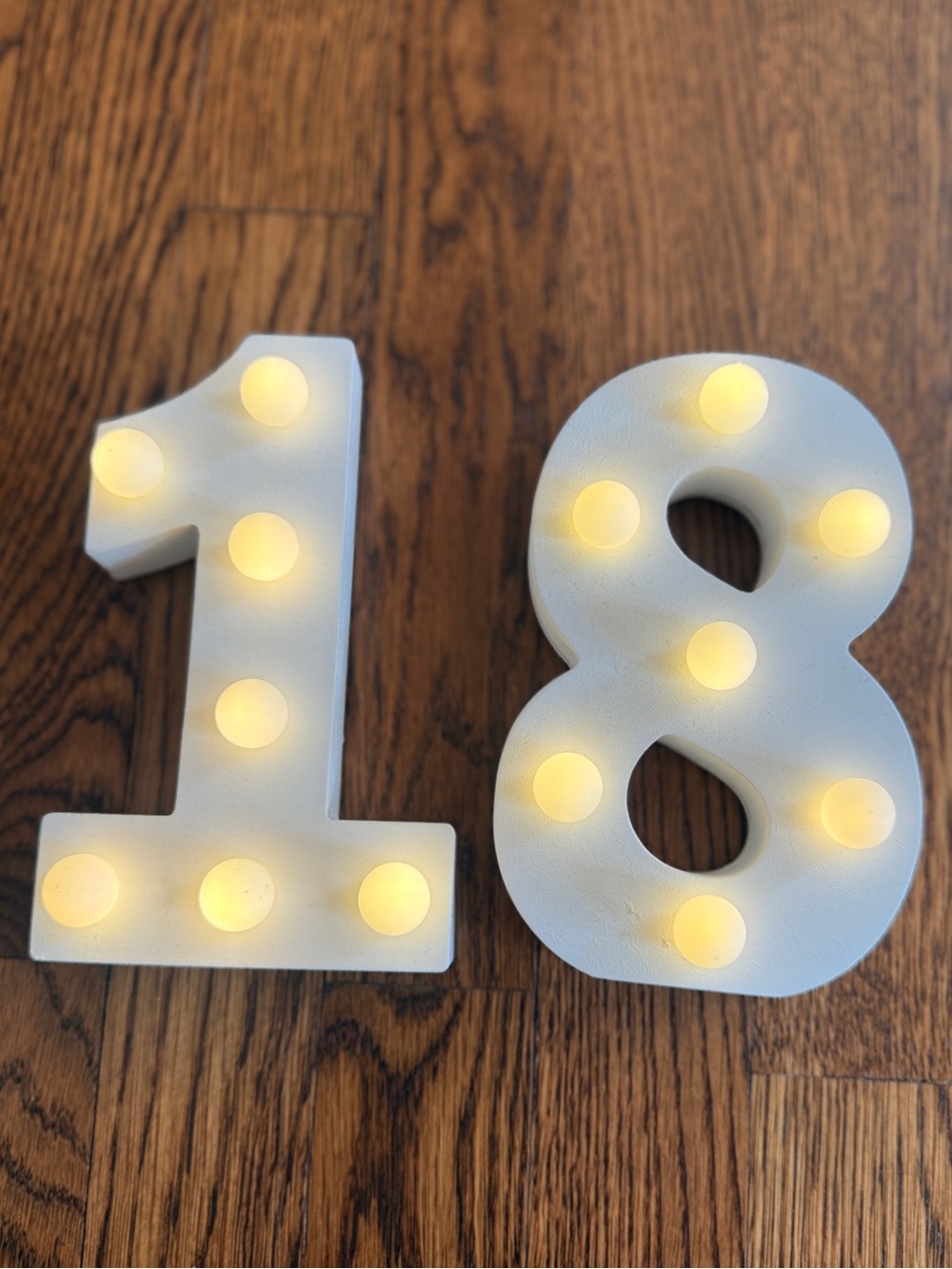 6.5” tall Light up numbers 1 and 8. Battery operated that stand.
